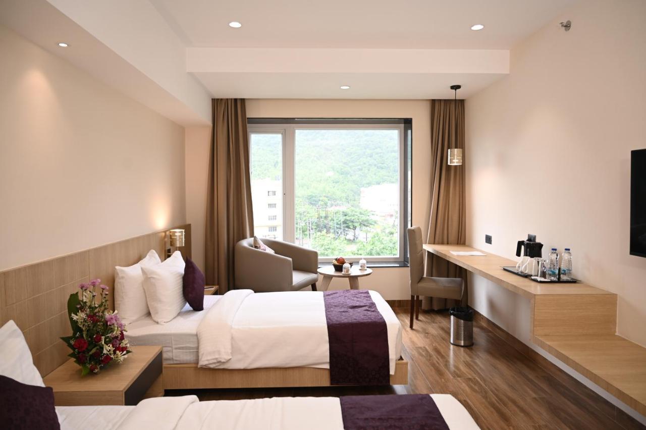 Sachika Hotels, Guwahati Dış mekan fotoğraf