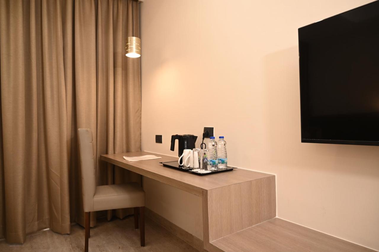 Sachika Hotels, Guwahati Dış mekan fotoğraf