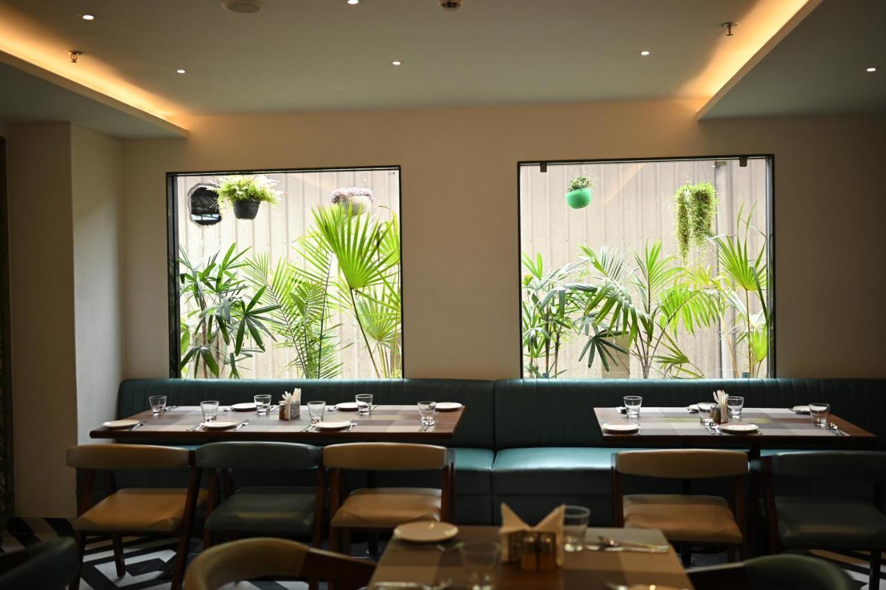Sachika Hotels, Guwahati Dış mekan fotoğraf