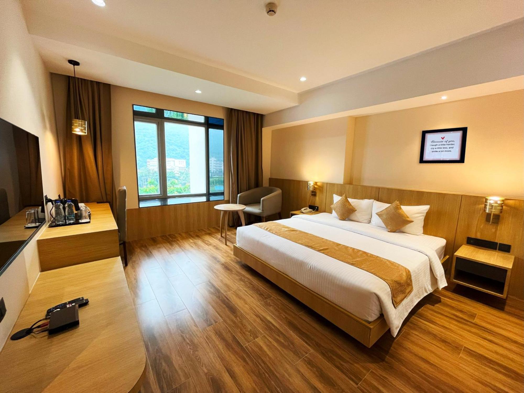 Sachika Hotels, Guwahati Dış mekan fotoğraf