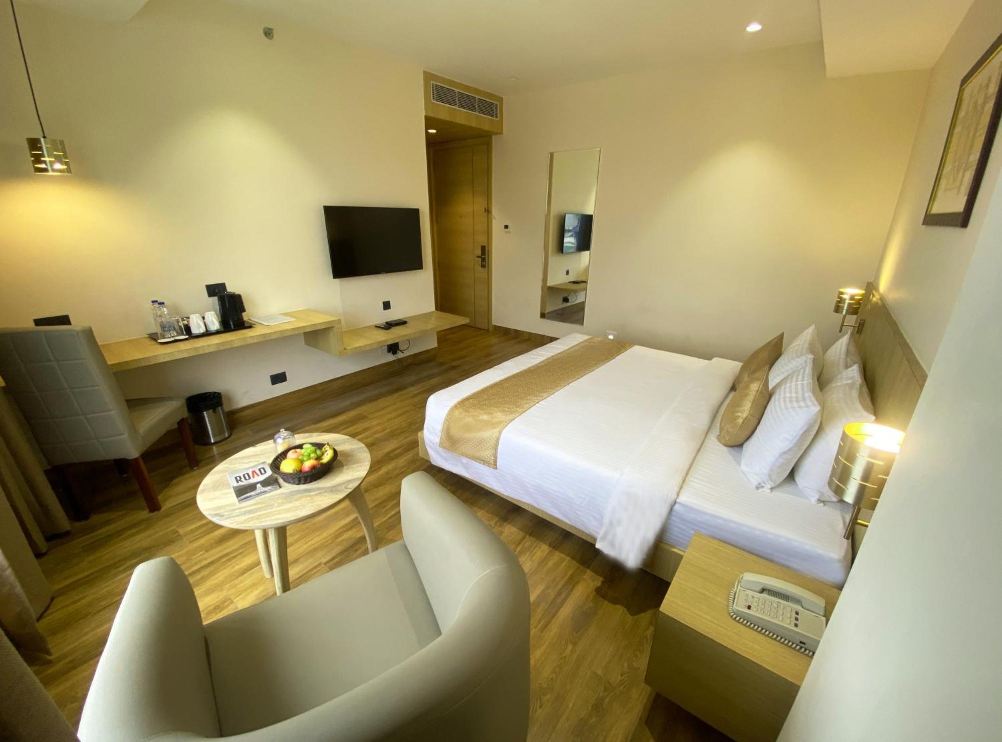 Sachika Hotels, Guwahati Dış mekan fotoğraf