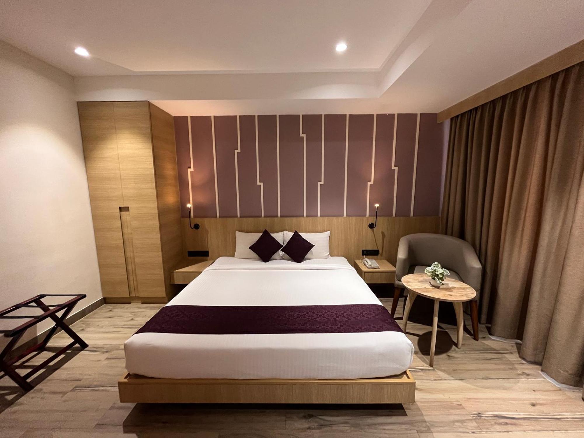 Sachika Hotels, Guwahati Dış mekan fotoğraf