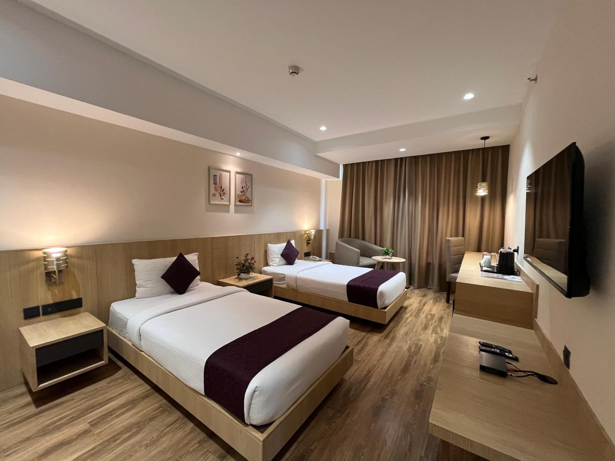 Sachika Hotels, Guwahati Dış mekan fotoğraf